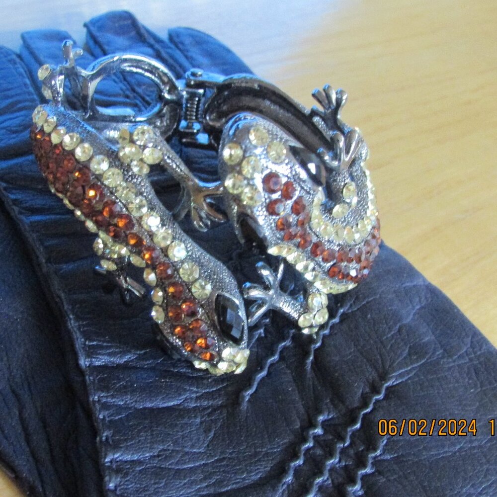 Vintage Rhinestone lizard, latch-on bracelet